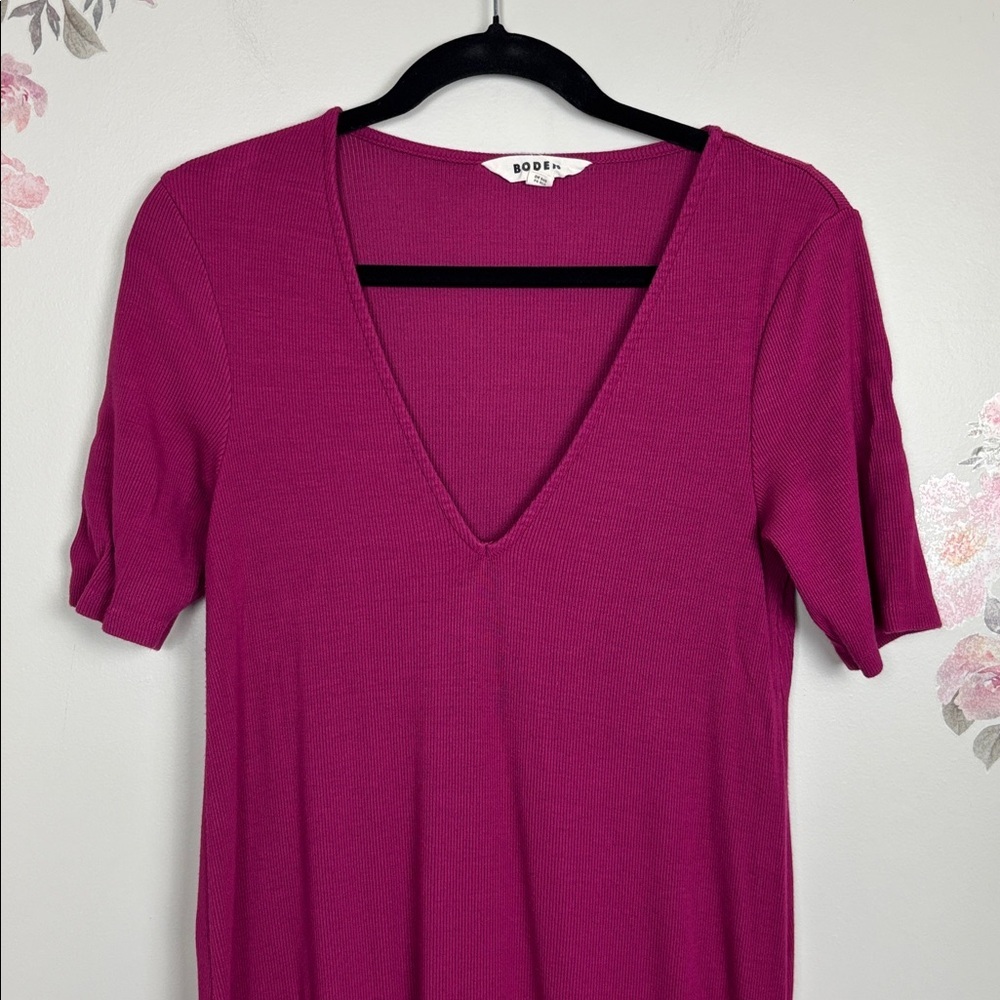 Boden Magenta V-Neck Ribbed Maxi Dress - 4R